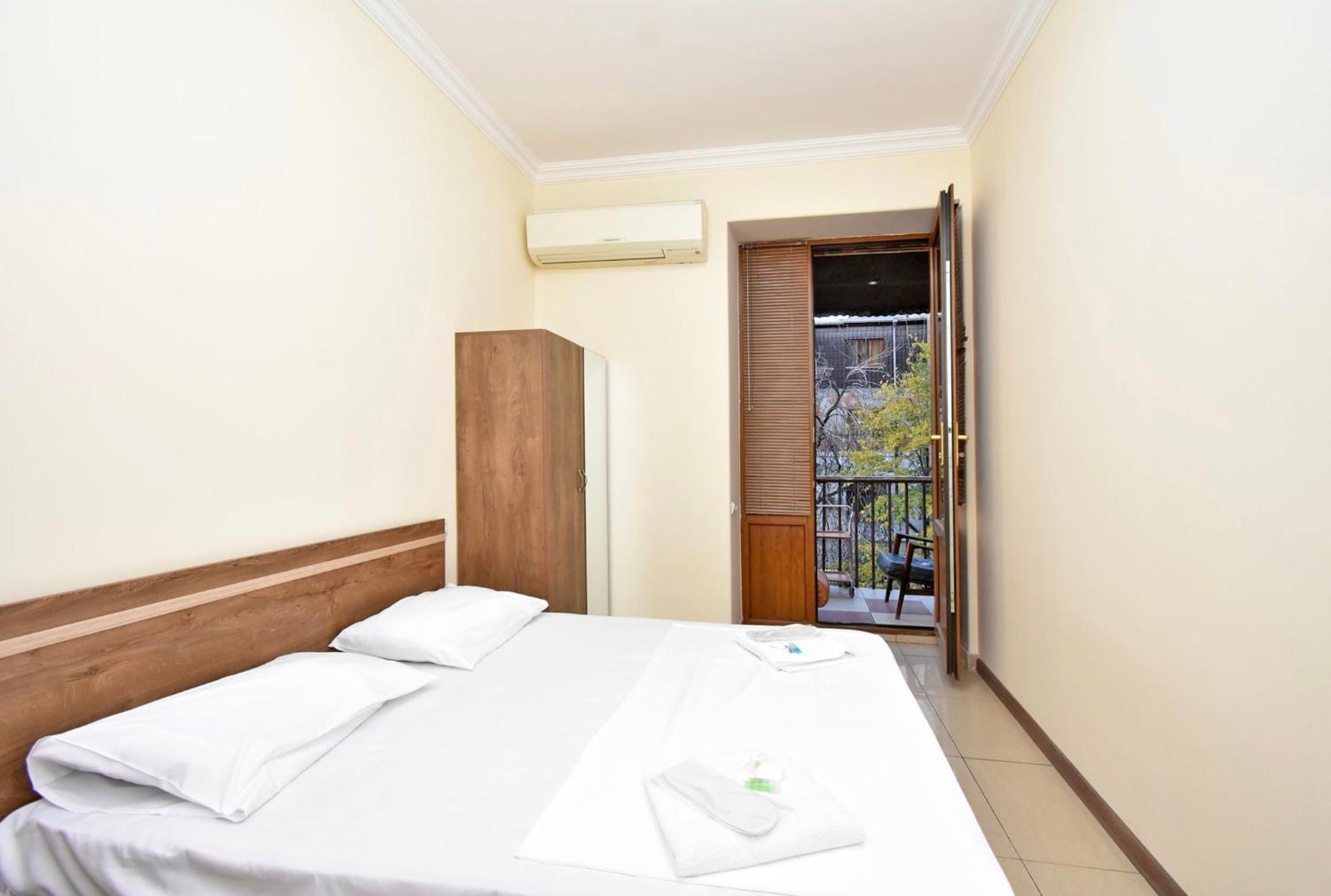 Hotel Costa Ереван Экстерьер фото