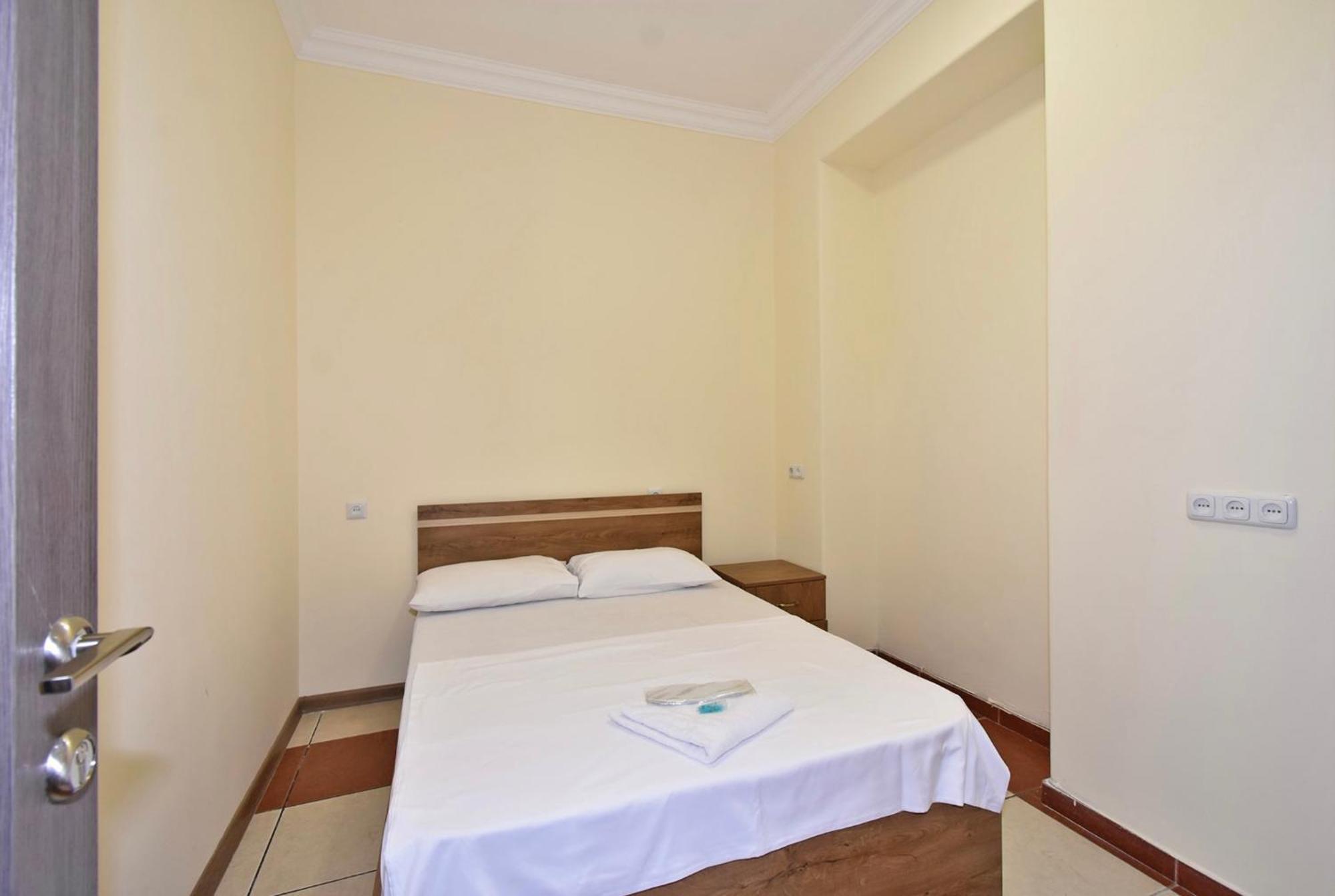 Hotel Costa Ереван Экстерьер фото