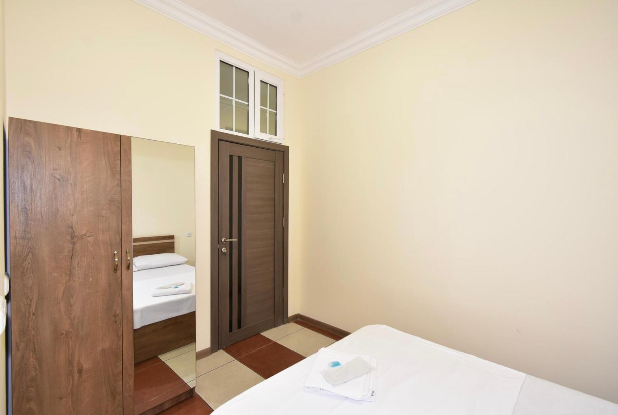 Hotel Costa Ереван Экстерьер фото