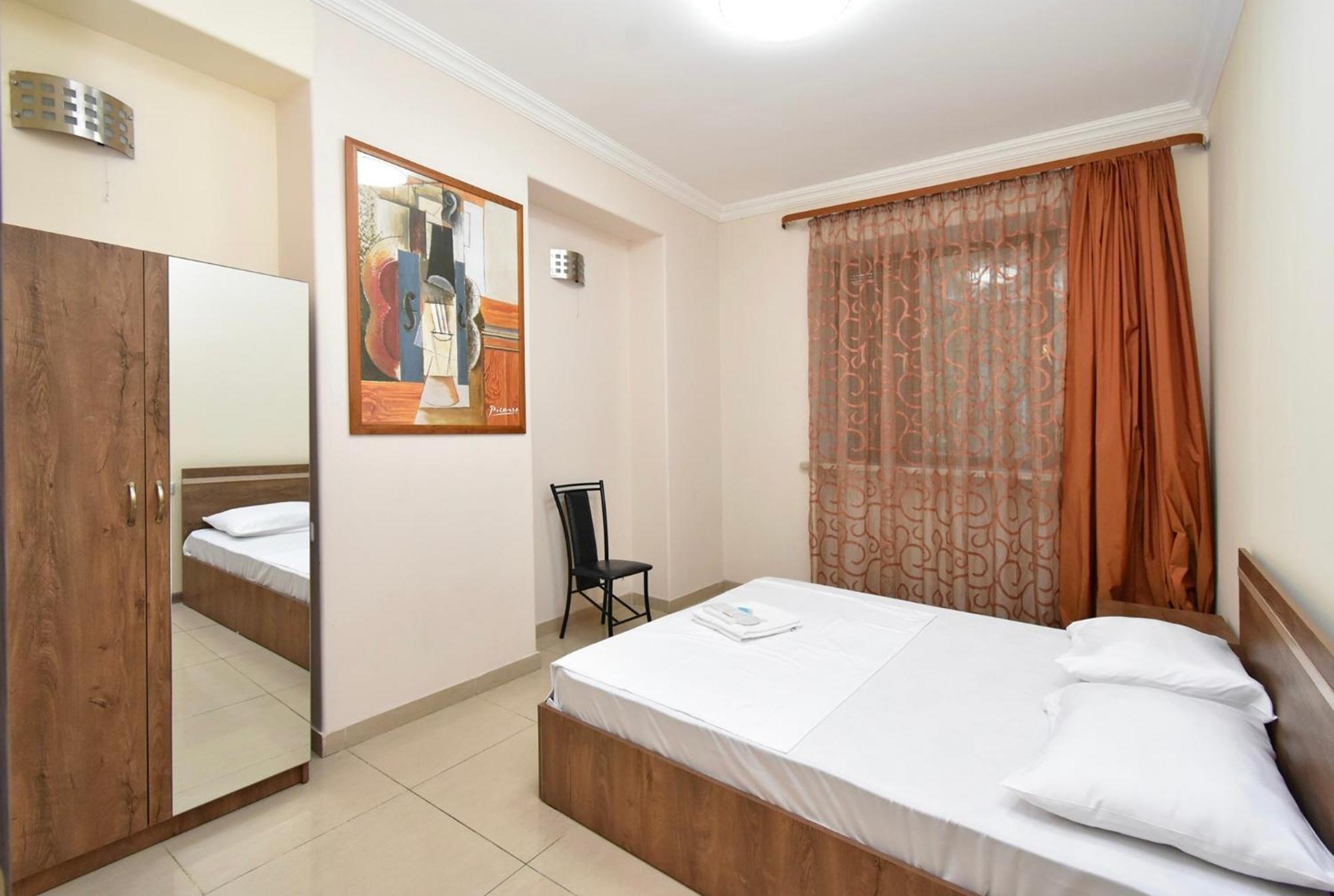 Hotel Costa Ереван Экстерьер фото