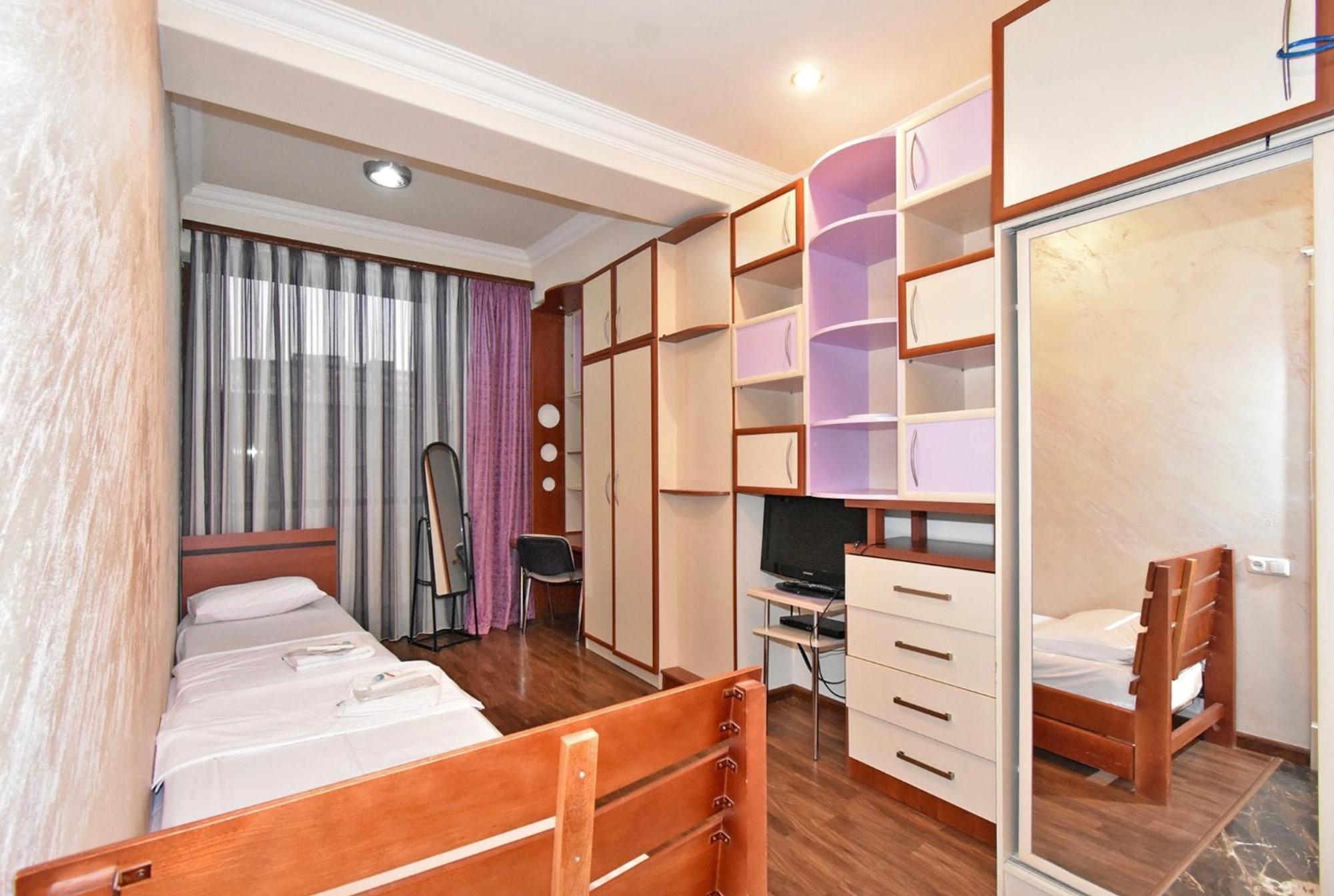 Hotel Costa Ереван Экстерьер фото